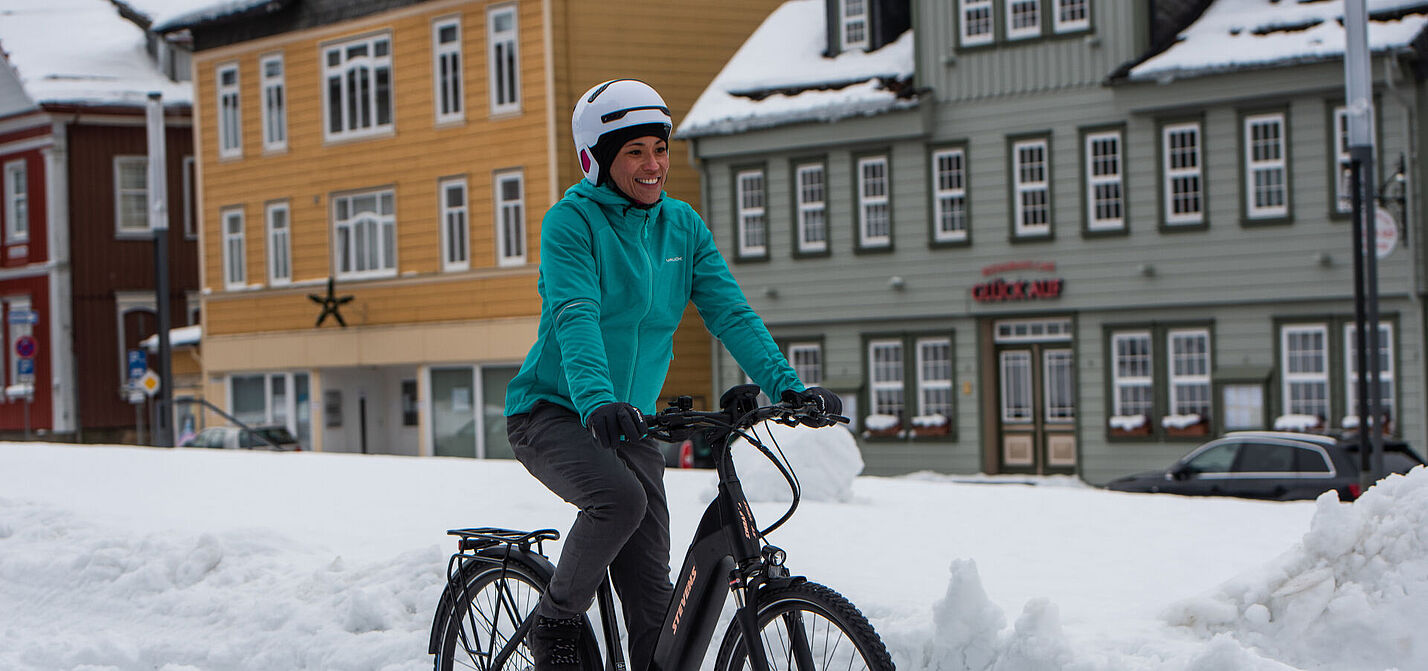 Mit der richtigen Ausstattung macht Radfahren auch im Winter Spaß.